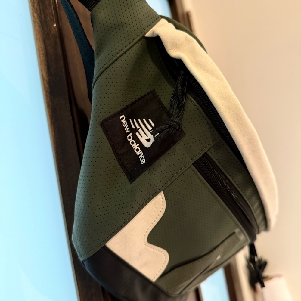 New Balance Olive and Black Men's Belt Bag - Picture 3 of 6